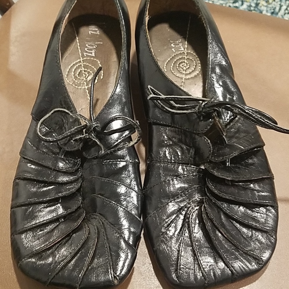 Shoe